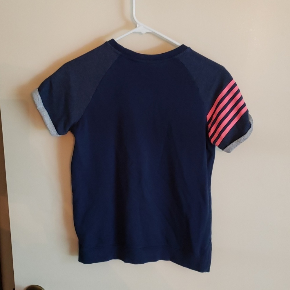 Under Armor top - Picture 3 of 3